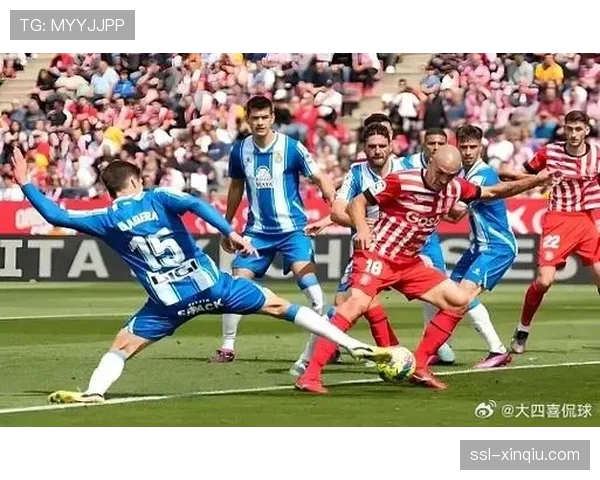 西班牙人队内训练开放，新援前锋状态火热引关注